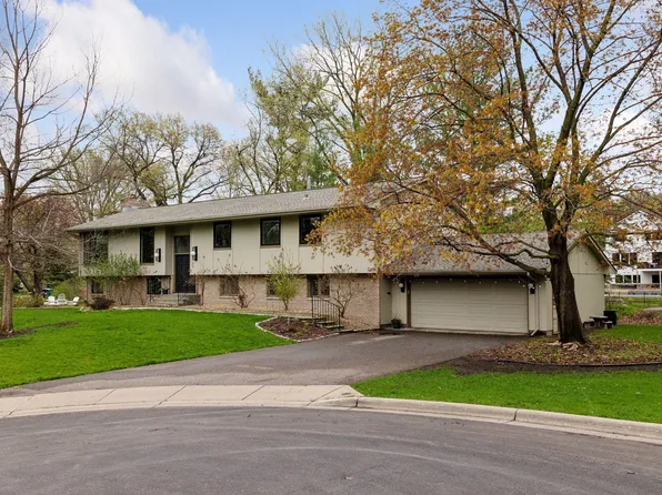 4125 Leber Ln, Golden Valley, MN 55422