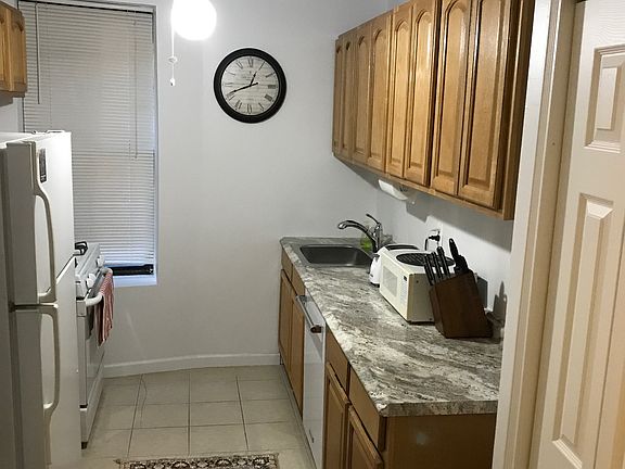 4th image of 3117 Broadway APT 35