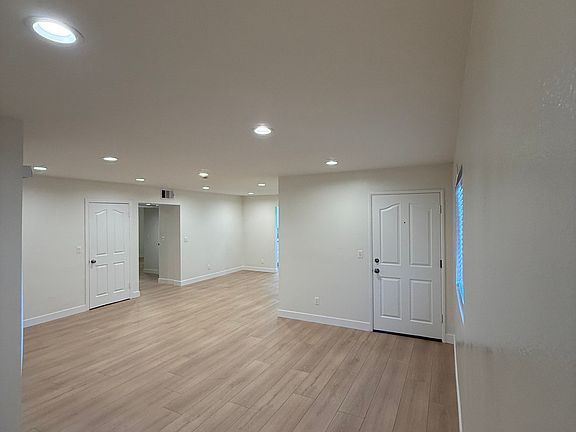 3rd image of 458 W Elk Ave APT 4