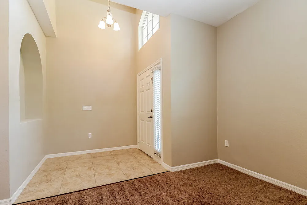 4 bed, 2.0 bath, 1968 sqft, $3,800 — Photo 4
