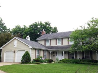 1445 N Blanchard Ct, Wheaton, IL 60187