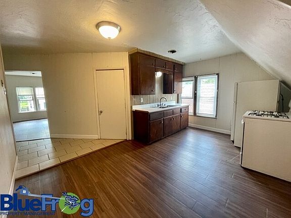 3rd image of 1323 Doty St #C