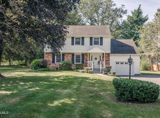 4 Conifer Dr, Burnt Hills, NY 12027