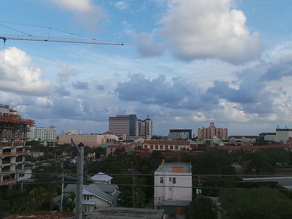 5th image of 610 Clematis St APT 730