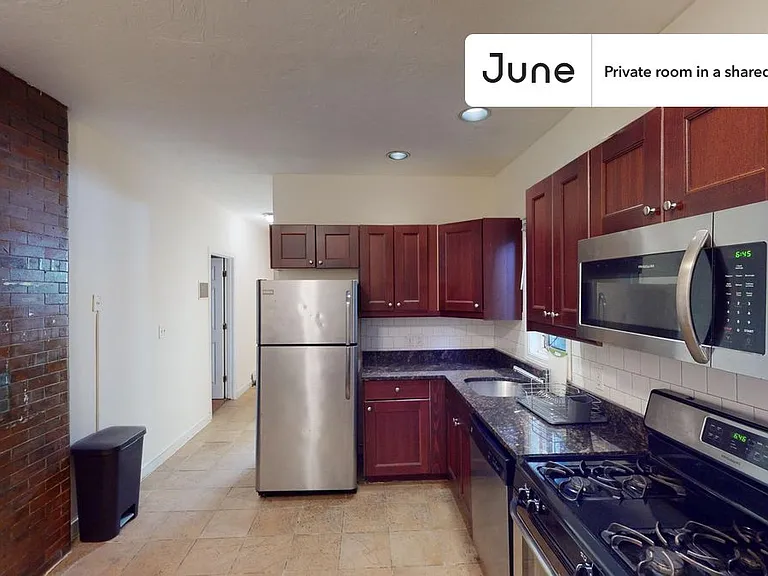 7 Iroquois St #1-C — Photo 4