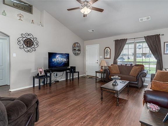 4th image of 2502 Kevin St