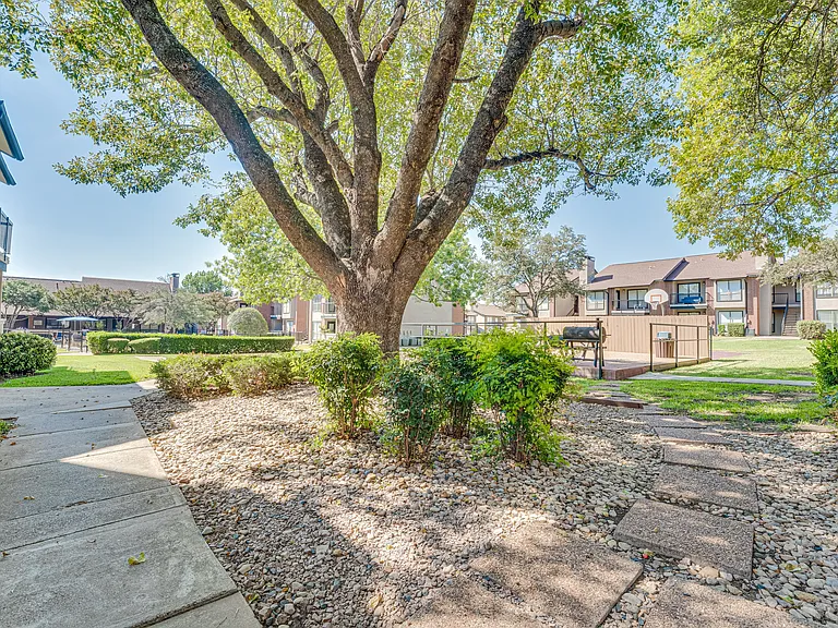 Bardin Oaks — Photo 40