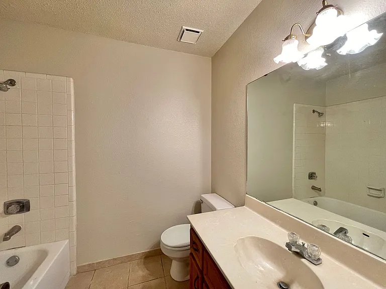 109 S Brook Dr — Photo 20