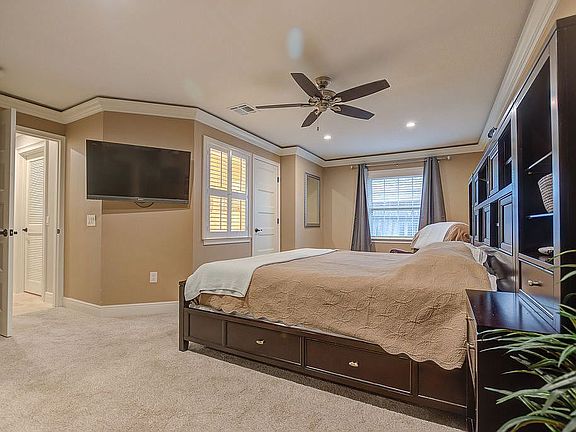 3rd image of 3610 Gatewood Dr