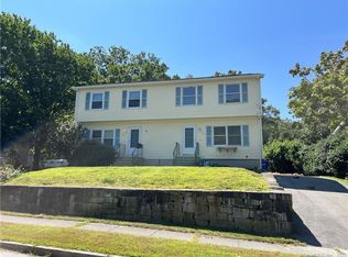 183 Dartmouth Dr, Mystic, CT 06355