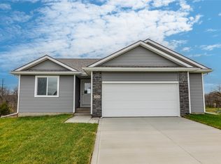 2828 Pilgrim Southwest Dr, Altoona, IA 50009