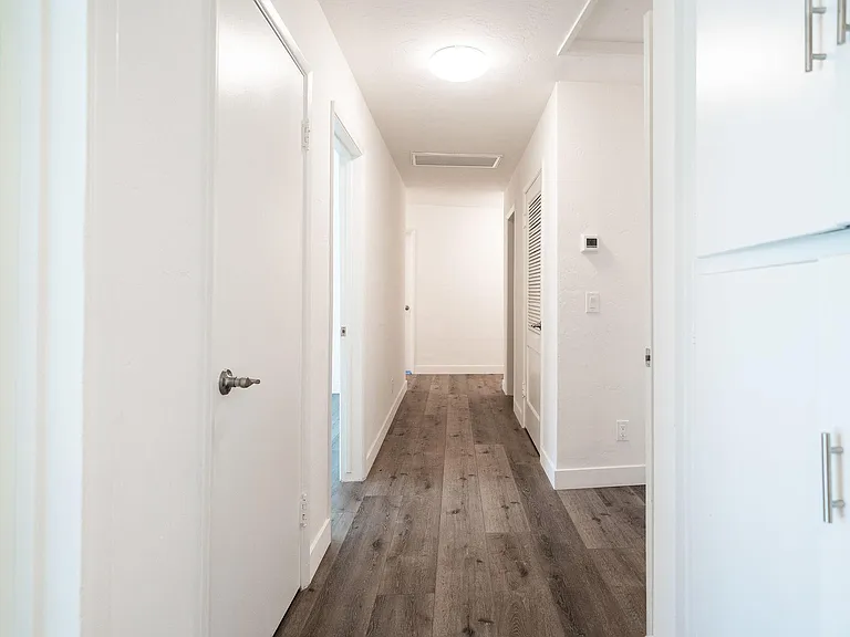 1011 San Julian St #203 — Photo 35