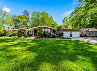 1425 Lake Rd, Conneaut, OH 44030