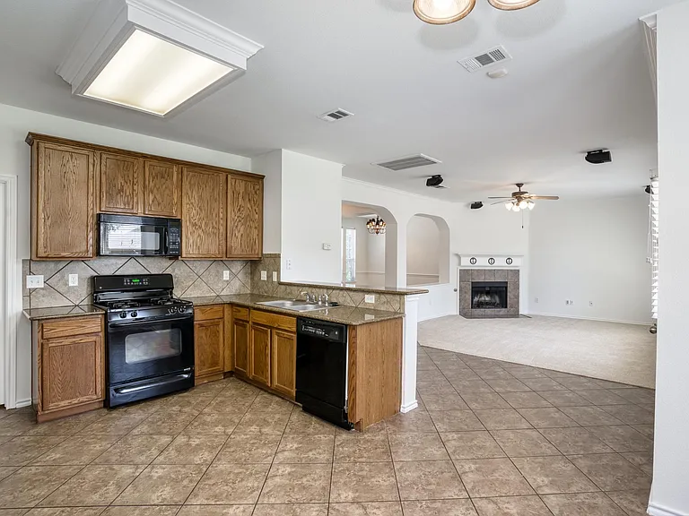 9909 Delamere Dr — Photo 15