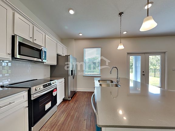 3rd image of 27235 Saint Andrews Ave