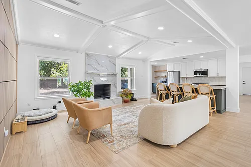 3908 Royal Ln Photo 1