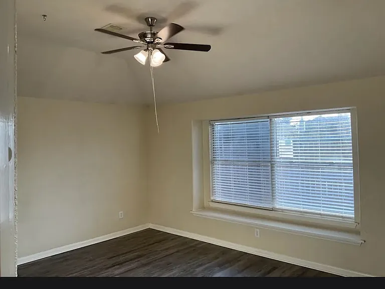 19435 Wildwood Dale Ln — Photo 3