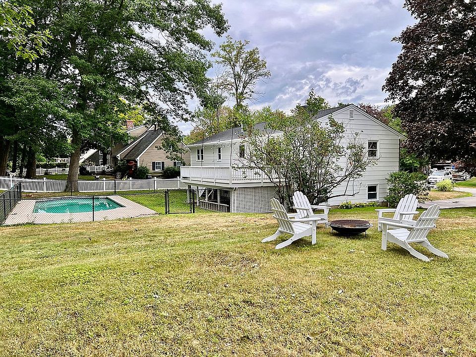 2nd image of 6 Ox Point Dr