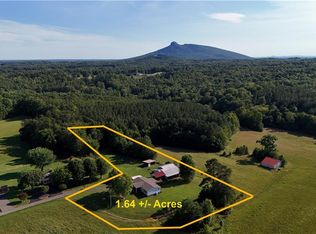1075 Atkins Ln, Pinnacle, NC 27043