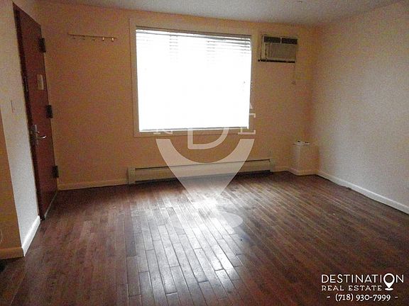 Living Room - Kitchen 16x15