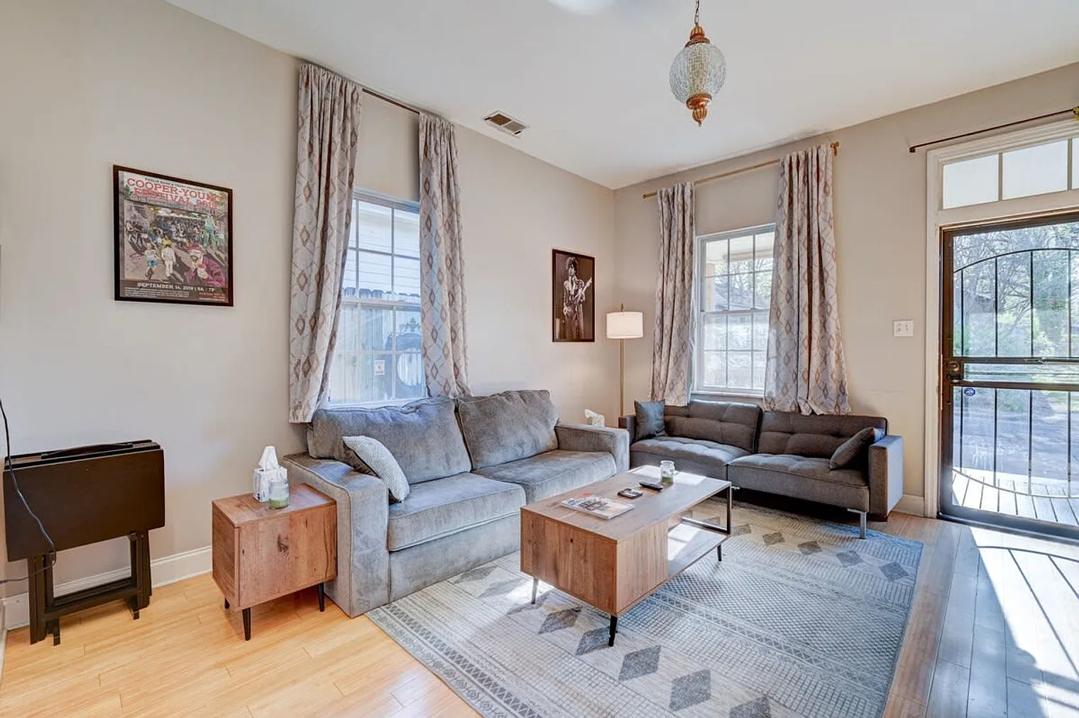 1 bed, 1.0 bath, $2,029 — Photo 2