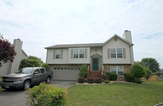1st image of 1926 Summerfield Dr