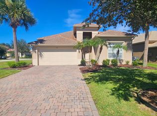 377 NW Stratford Ln, Port Saint Lucie, FL 34983