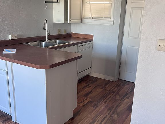 2nd image of 1325 Geele Ave #1325