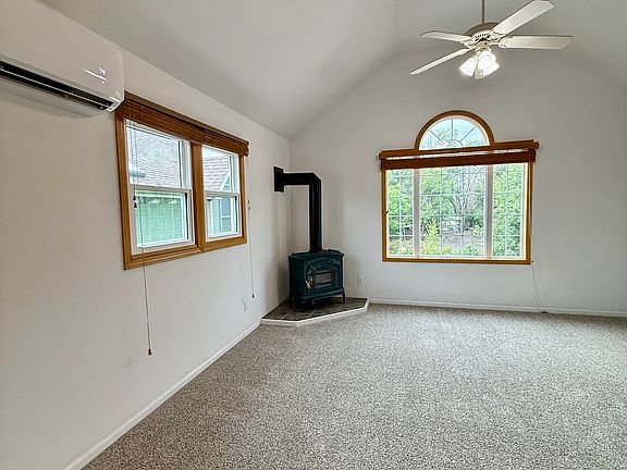4th image of 415 Mason Ct #2B