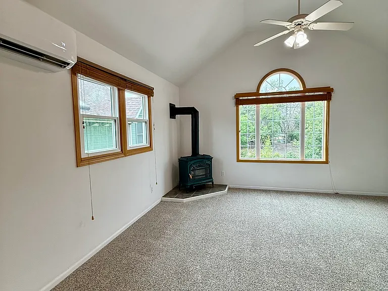 415 Mason Ct #2B — Photo 4