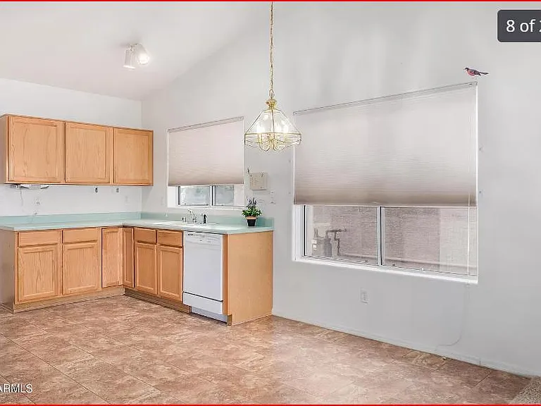 860 S Pineview Dr — Photo 4
