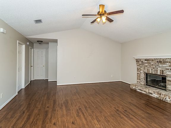 4th image of 574 Robert Livingston St