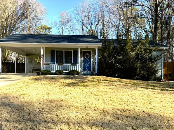 238 Rutledge Dr, Winder, GA 30680
