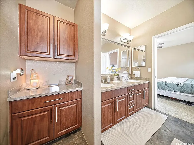 550 Kunehi St #202 — Photo 9