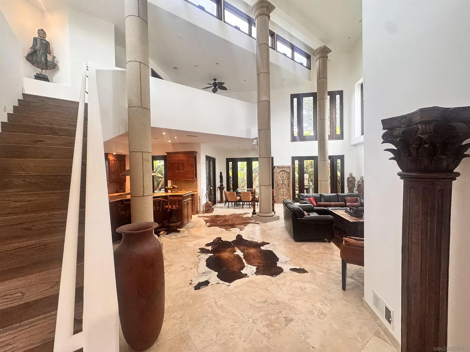2 bed, 2.5 bath, 2424 sqft, $7,500 — Photo 4