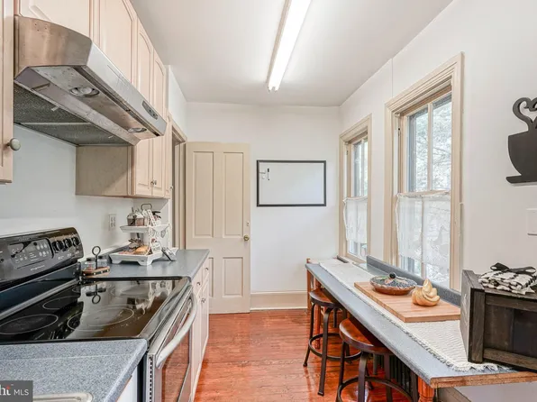 315 Chestnut St, Moorestown, NJ 08057