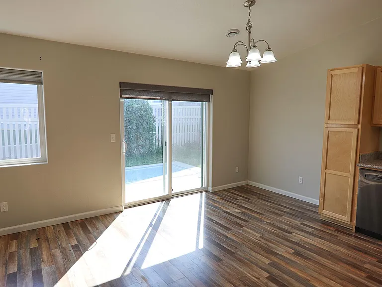 810 Pinyon Pl — Photo 11