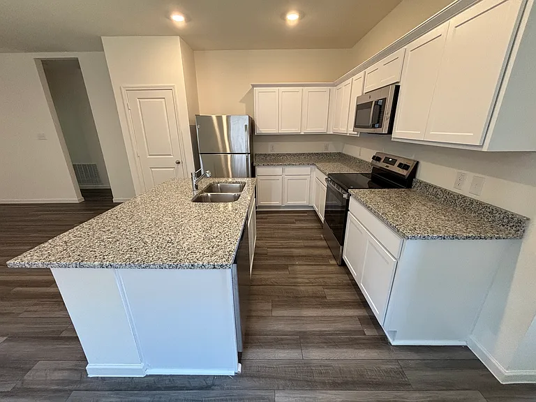 5512 Hastings Ln — Photo 6