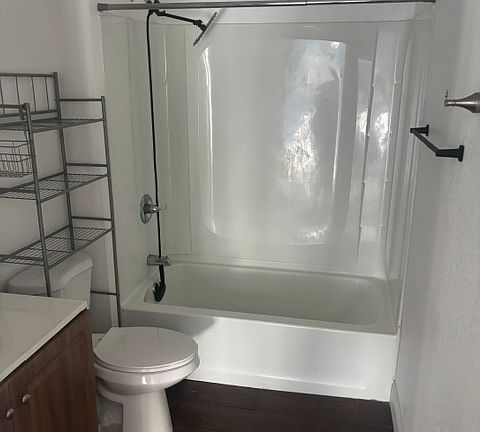 5th image of 720 Park Pl