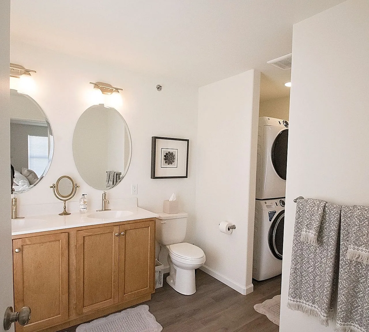 Apartments On Main — Photo 3