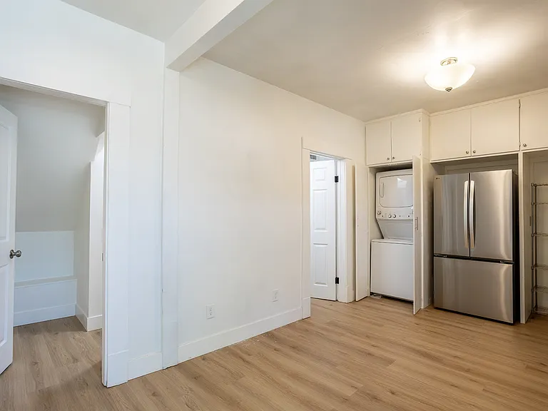 1012 Broadway St #1 — Photo 6