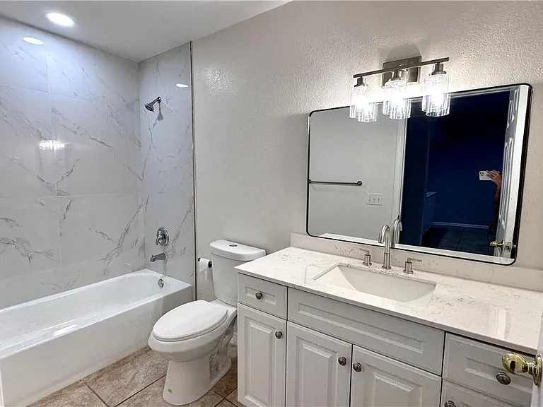 213 SE 24th Ave — Photo 8