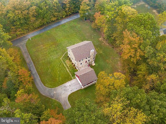 2nd image of 42752 Dudley Digges Ln