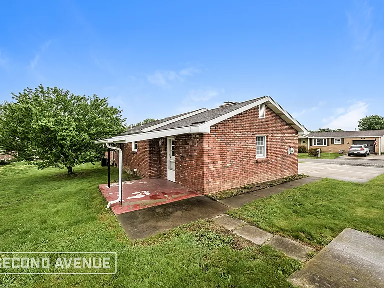 1003 Locust Dr — Photo 20