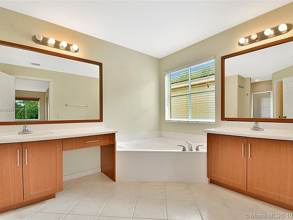 5th image of 1319 Croton Ct