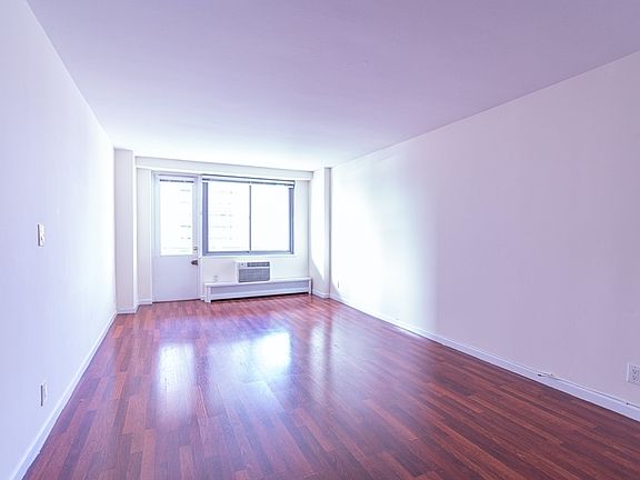 4th image of 104-20 Queens Blvd #17A