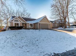 925 S Holt Cir, Madison, WI 53719
