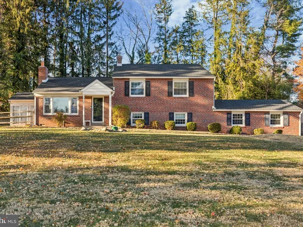 151 Anthony Wayne Dr, Wayne, PA 19087