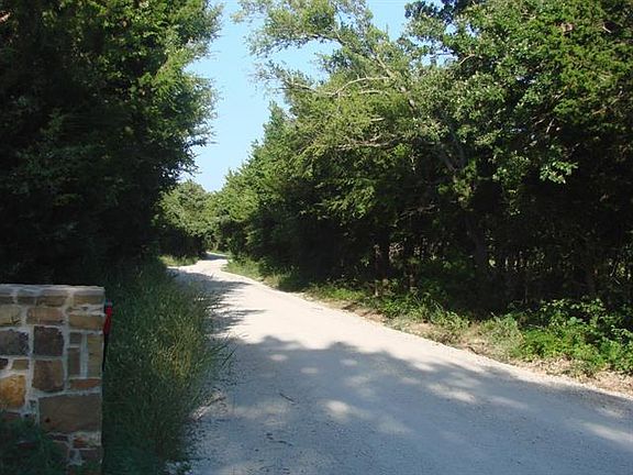 3rd image of 1070 County Road 114
