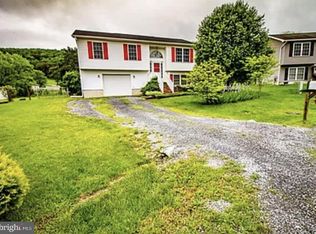 150 Mulberry Ln, Wardensville, WV 26851